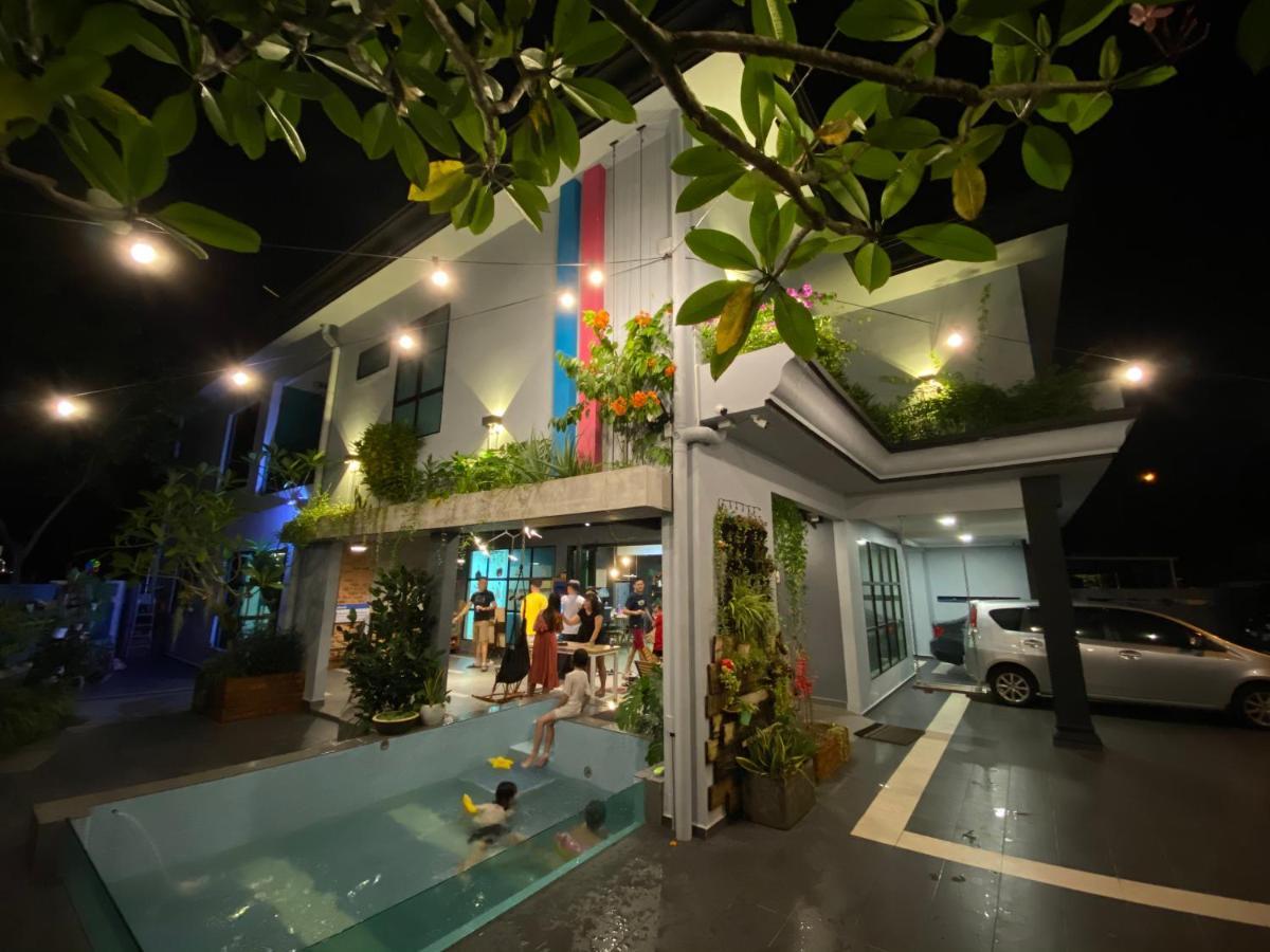 Oneriimba Private Pool & Garden Residence ジョホールバル エクステリア 写真