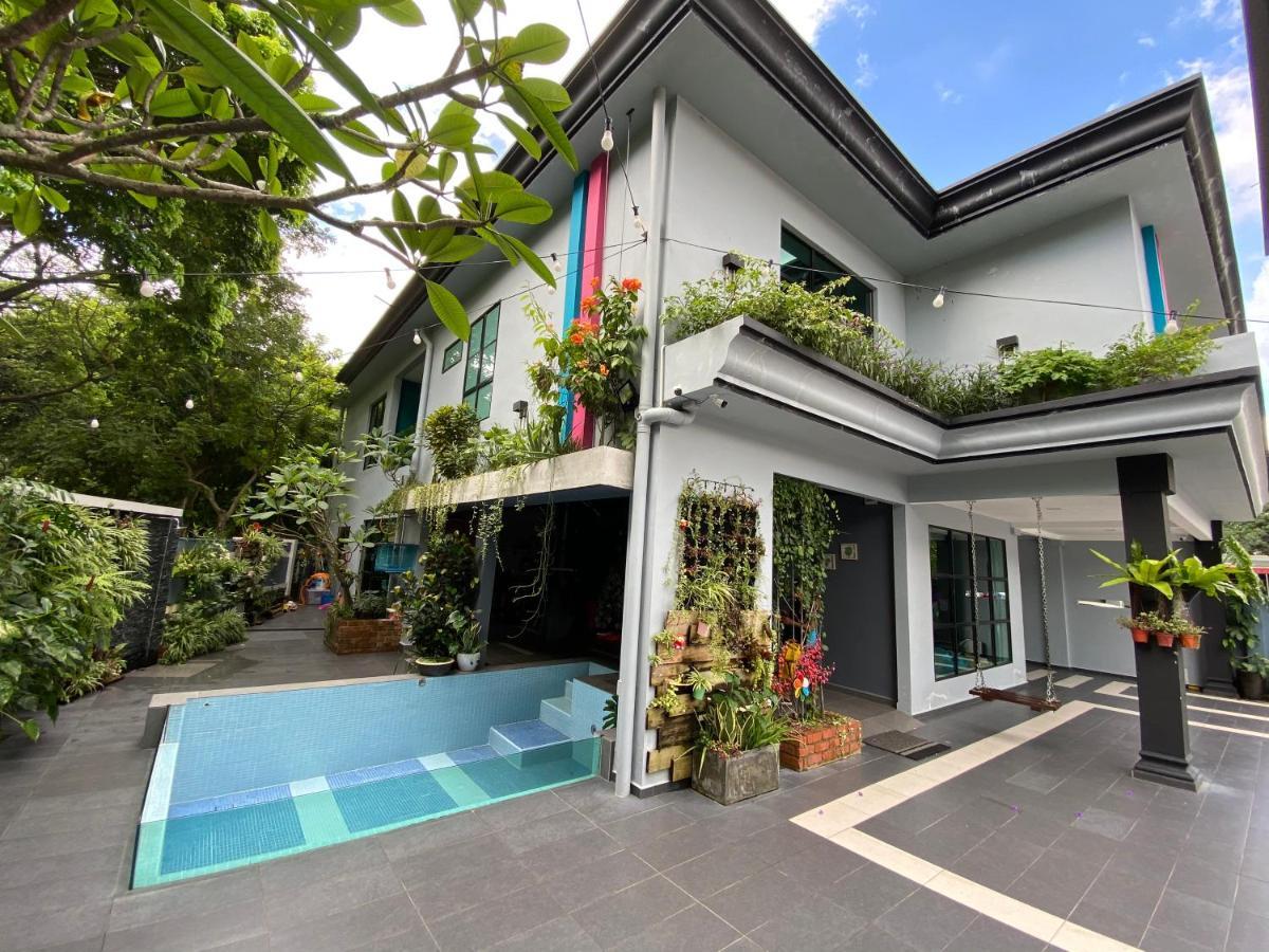 Oneriimba Private Pool & Garden Residence ジョホールバル エクステリア 写真